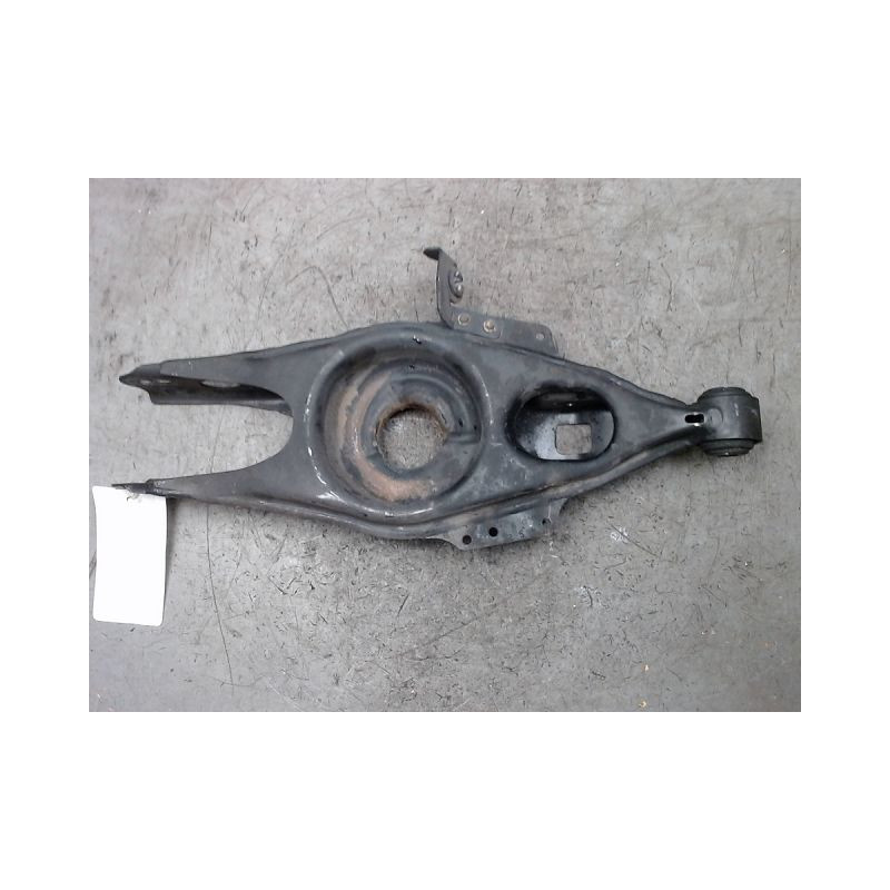 TRIANGLE INFERIEUR ARRIERE DROIT MERCEDES CLS