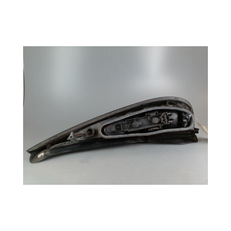 FEU ARRIERE GAUCHE  RENAULT LAGUNA 1 PHASE 1 BREAK ESSENCE