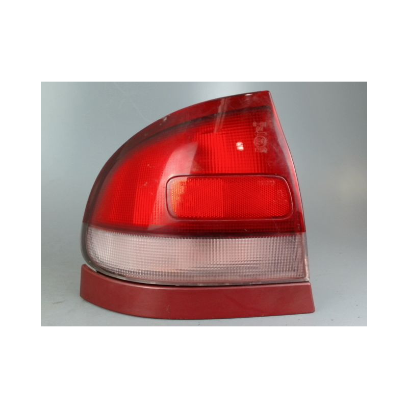 FEU ARRIERE GAUCHE  MAZDA 626 3 PHASE 2 ESSENCE