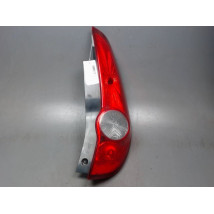 FEU ARRIERE DROIT OPEL AGILA