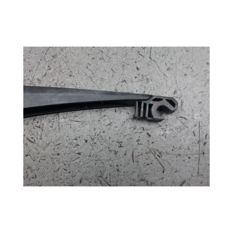 BRAS ESSUIE-GLACE ARRIERE TOYOTA AURIS