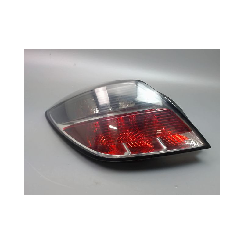 FEU ARRIERE GAUCHE  OPEL ASTRA GTC III Phase 2 (H) 2007-2011