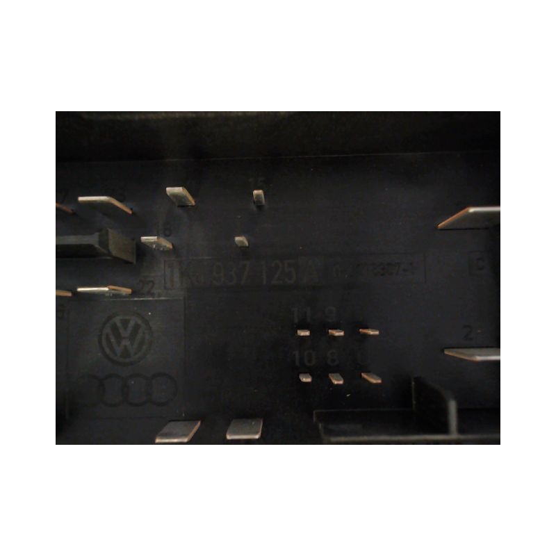 BOITE A FUSIBLES VOLKSWAGEN EOS C-C