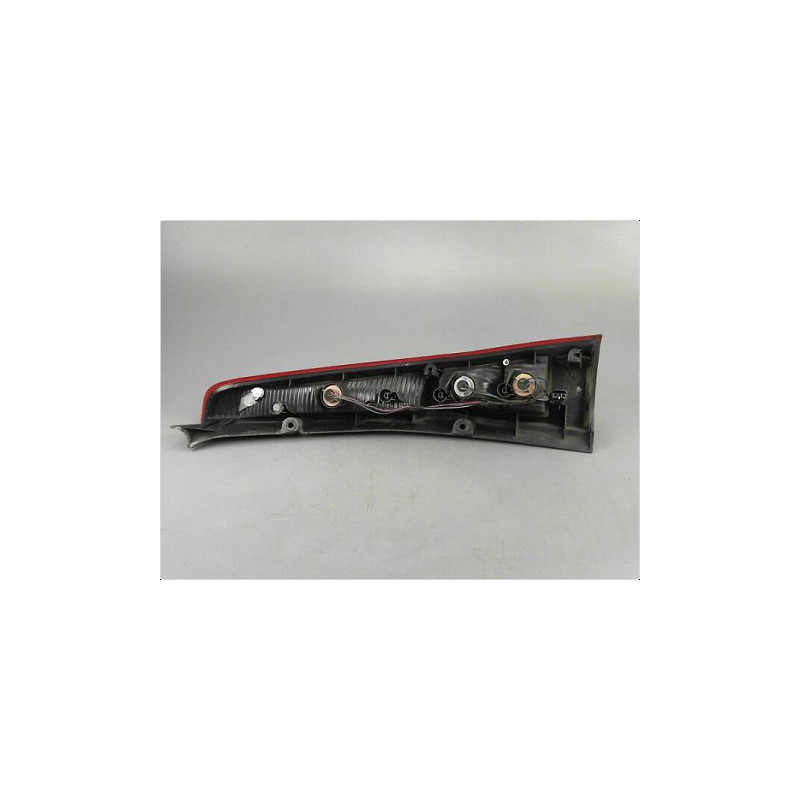 FEU ARRIERE GAUCHE  DAIHATSU CUORE 03-07