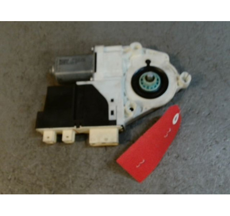 MOTEUR ESSUIE-GLACE AVD