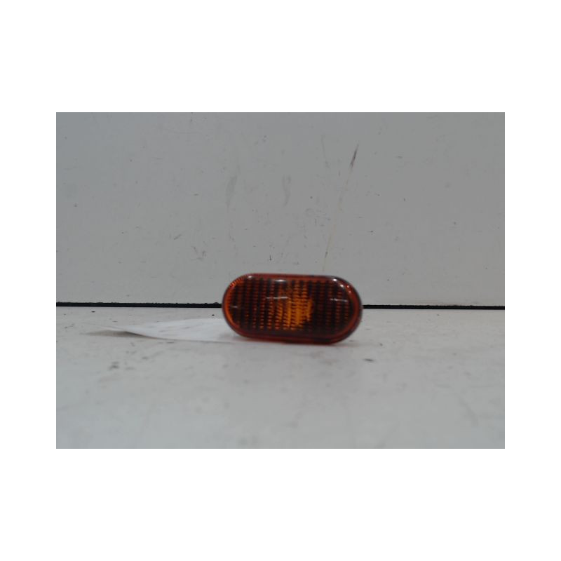 REPETITEUR AILE DROIT RENAULT CLIO