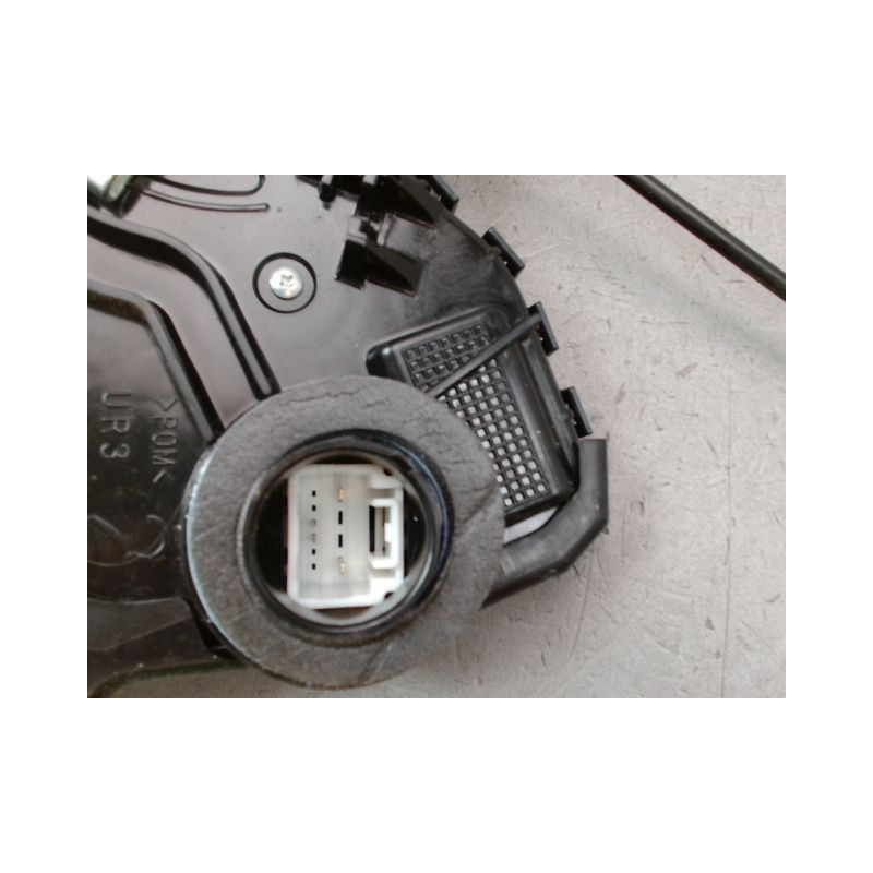 SYSTEME CONDAMNATION AVANT DROIT TOYOTA AURIS 2010-