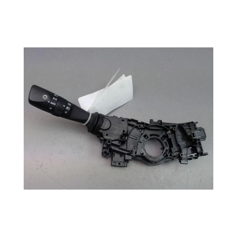 COMMANDE ECLAIRAGE TOYOTA AURIS 2010-