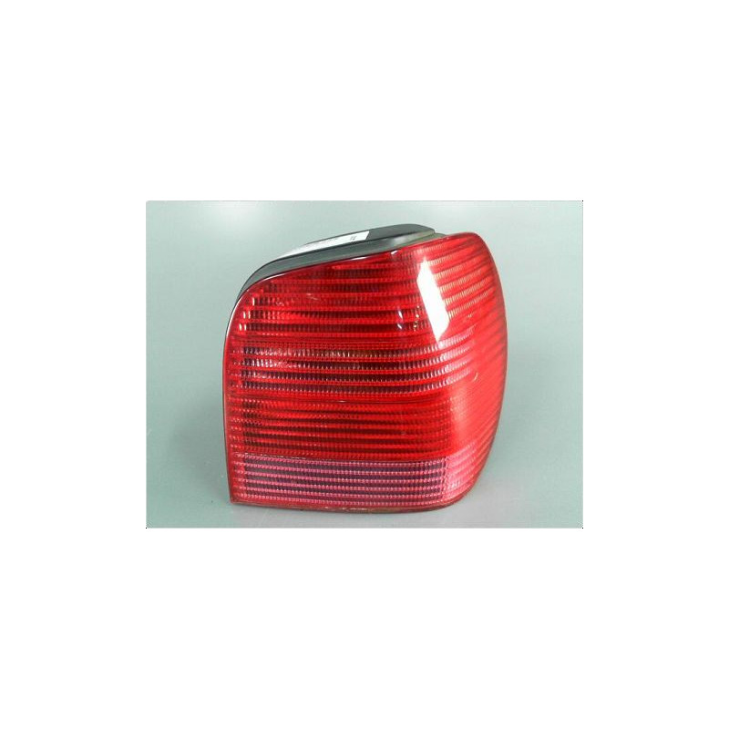 FEU ARRIERE DROIT VOLKSWAGEN POLO III PH2 99-2001