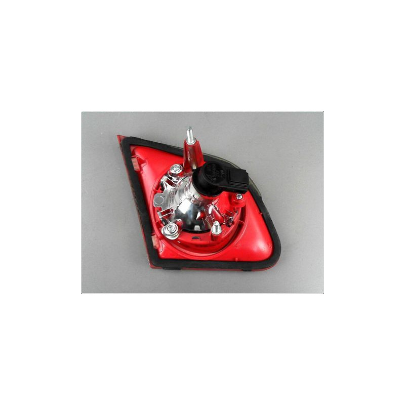 FEU ARRIERE INTERIEUR DROIT VOLKSWAGEN PASSAT 05-10