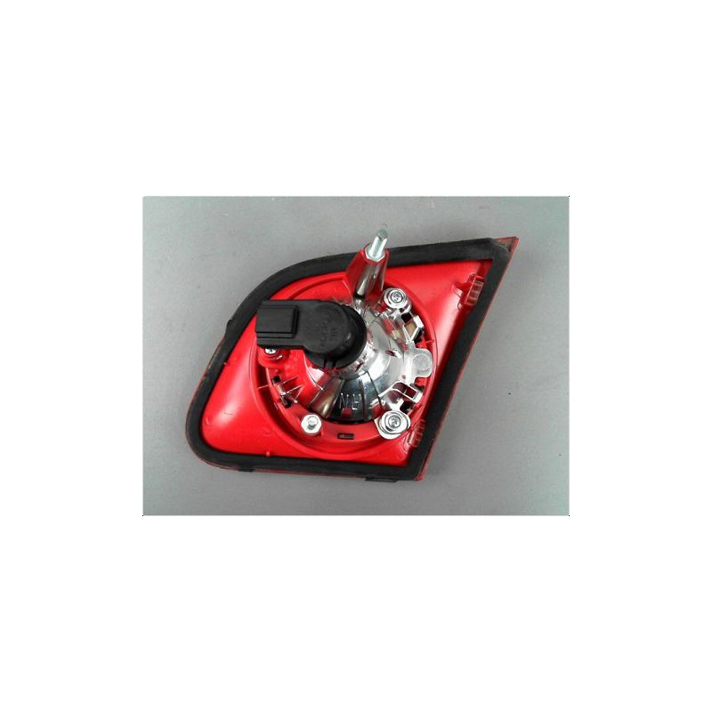 FEU ARRIERE INTERIEUR GAUCHE VOLKSWAGEN PASSAT 05-10