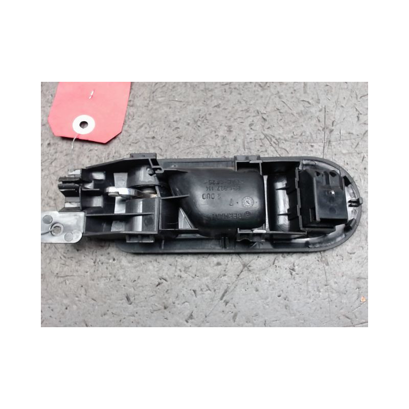 POIGNEE INTERIEURE PORTE AVANT DROIT VOLKSWAGEN GOLF 4 GASOIL