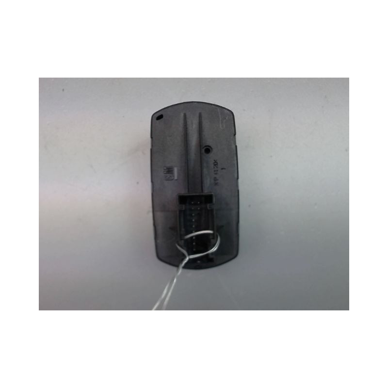 COMMANDE LEVE-GLACE PORTE AVG OPEL CORSA IV Phase 2 (D) 2011-2015