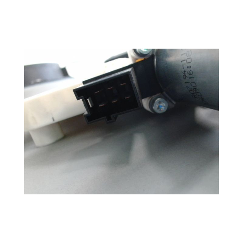 MECANISME+MOTEUR LEVE-GLACE AVANT DROIT MERCEDES CLASSE B 2008-