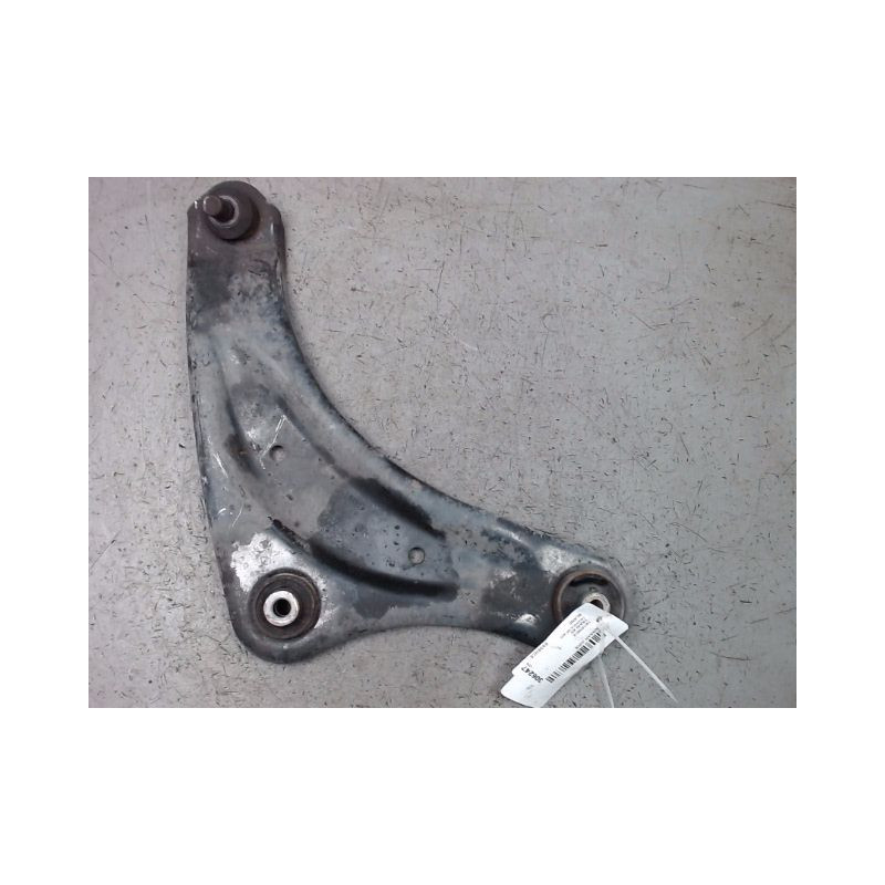 TRIANGLE INFERIEUR AVANT DROIT NISSAN JUKE