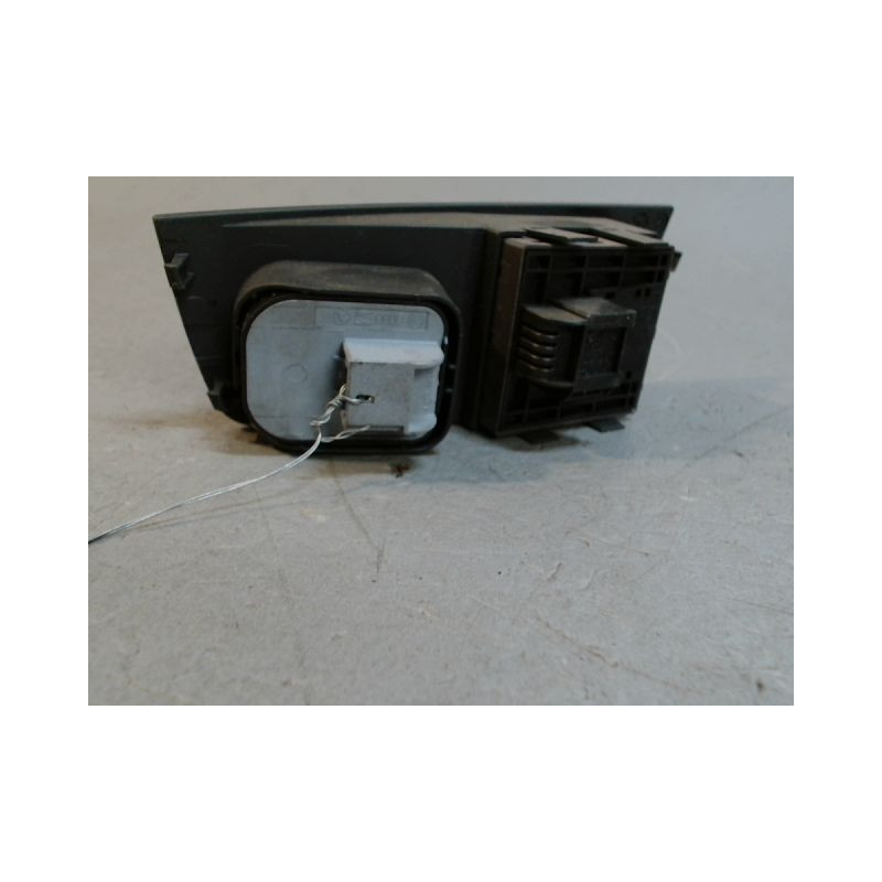 COMMANDE LEVE-GLACE PORTE AVG AUDI A1