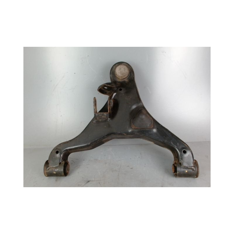 TRIANGLE INFERIEUR AVANT DROIT NISSAN NAVARA 1  DIESEL