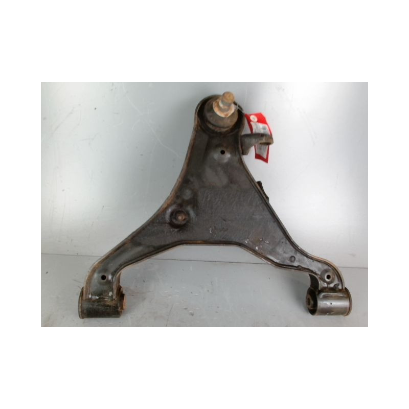 TRIANGLE INFERIEUR AVANT DROIT NISSAN NAVARA 1  DIESEL