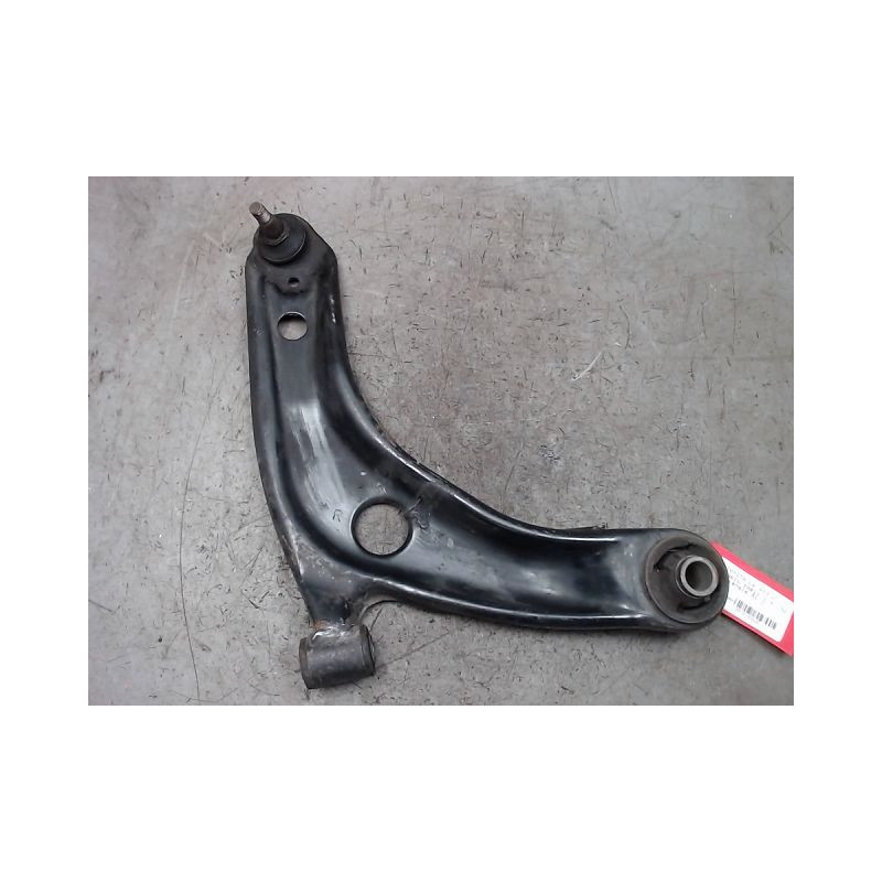 TRIANGLE INFERIEUR AVANT DROIT TOYOTA YARIS 3 PHASE 2 ESSENCE