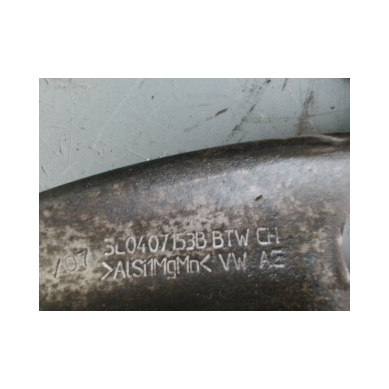 TRIANGLE INFERIEUR AVANT DROIT VOLKSWAGEN PASSAT 5 BREAK DIESEL