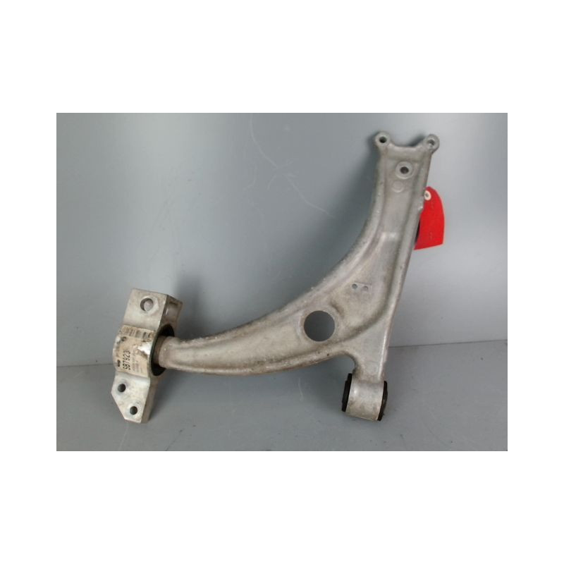 TRIANGLE INFERIEUR AVANT DROIT VOLKSWAGEN PASSAT 5 BREAK 2.0 TDI - 16V T