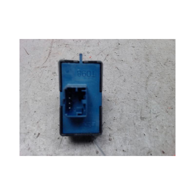 COMMANDE LEVE-GLACE PORTE AVD FIAT DOBLO 2 PHASE 1 1.6 JTD - 16V
