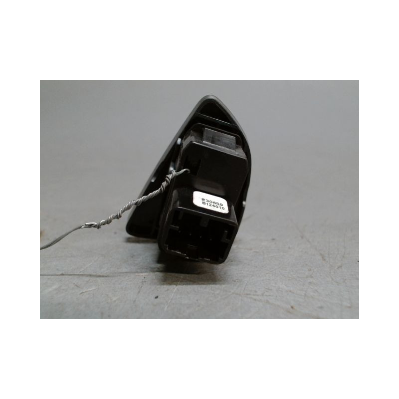 COMMANDE LEVE-GLACE PORTE AVD FORD KA PHASE 2  ESSENCE