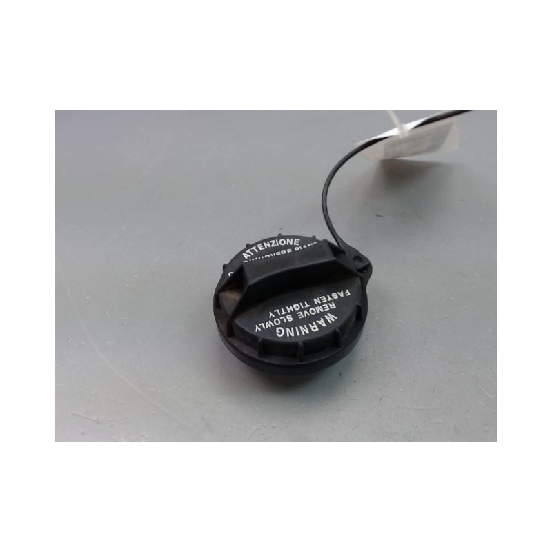 BOUCHON RESERVOIR A CARBURANT KIA CARENS 2002-