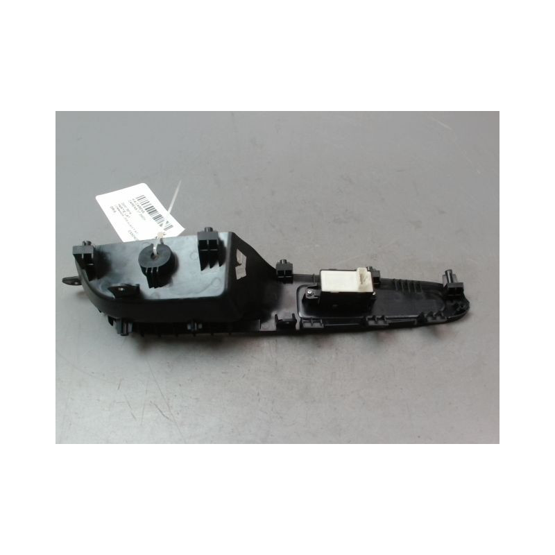 COMMANDE LEVE-GLACE PORTE AVD KIA CARENS 2002-
