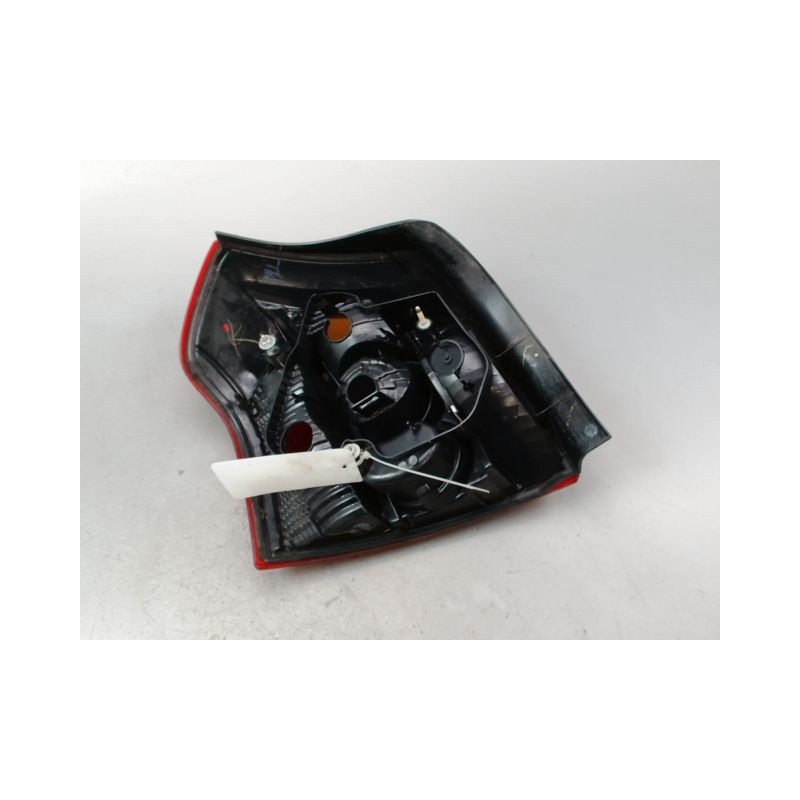 FEU ARRIERE DROIT TOYOTA COROLLA X Phase 2 2004-2007