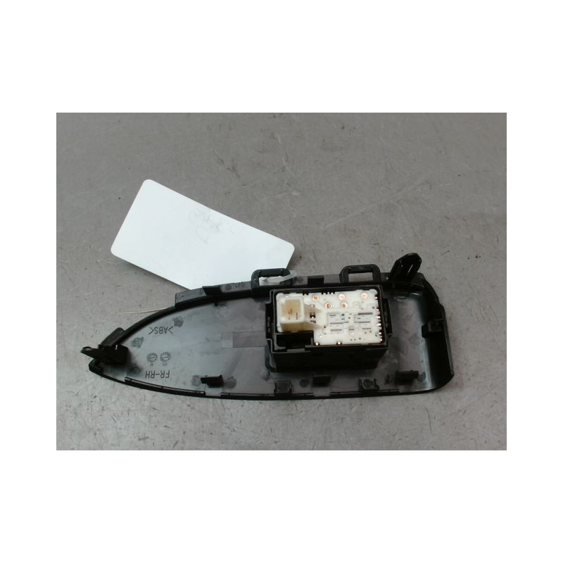 COMMANDE LEVE-GLACE PORTE AVD TOYOTA PRIUS 2004-