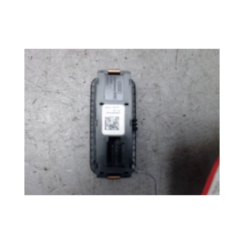 BOUTON DE WARNING AUDI A1