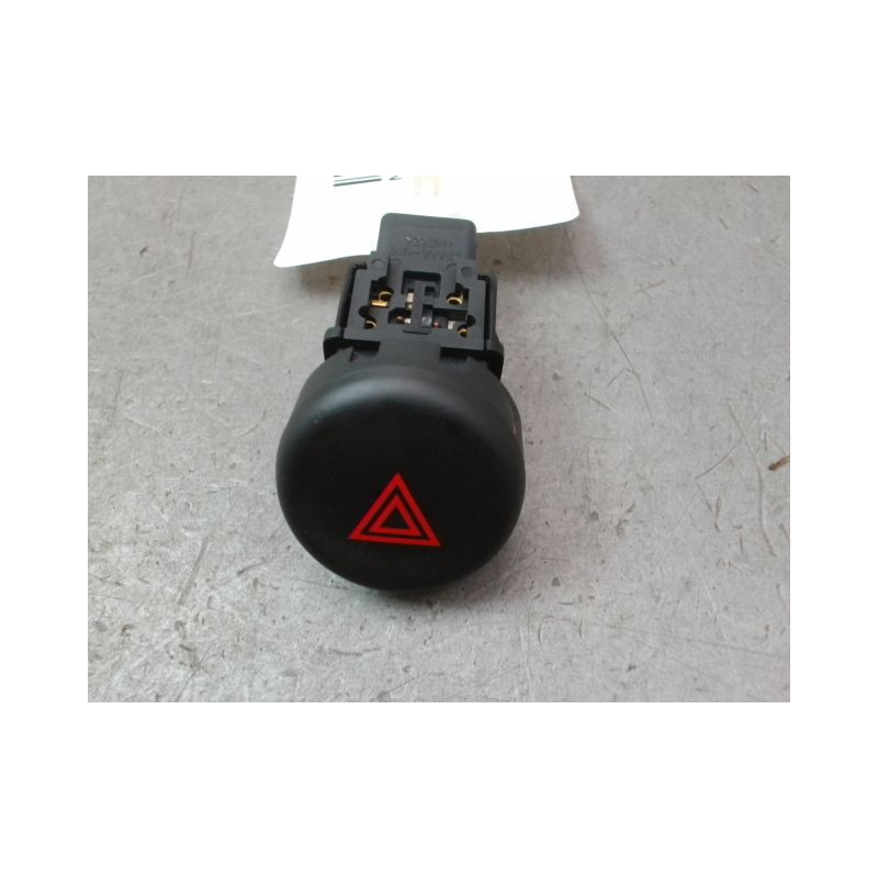 BOUTON DE WARNING NISSAN JUKE Phase 1 2010-...
