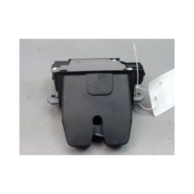 SERRURE HAYON  FORD FOCUS II Phase 1 2004-2007