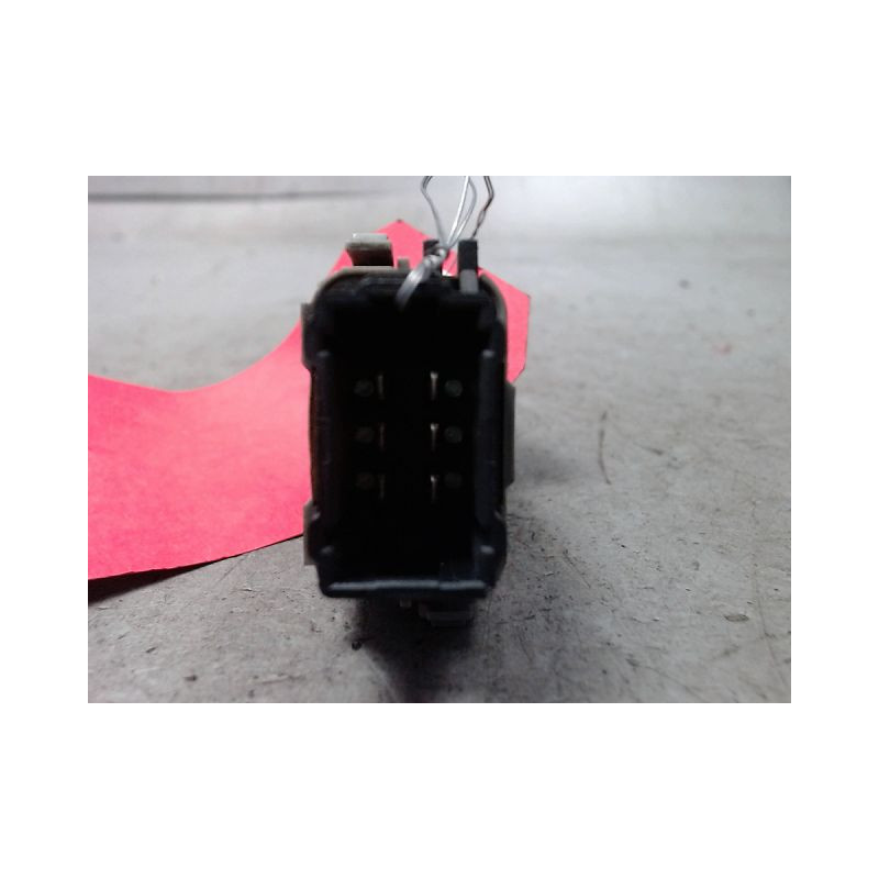 COMMANDE LEVE-GLACE PORTE ARD RENAULT CLIO 3 PHASE 1 DIESEL