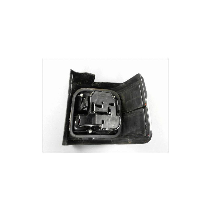 FEU ARRIERE GAUCHE  VOLKSWAGEN PASSAT 88-93