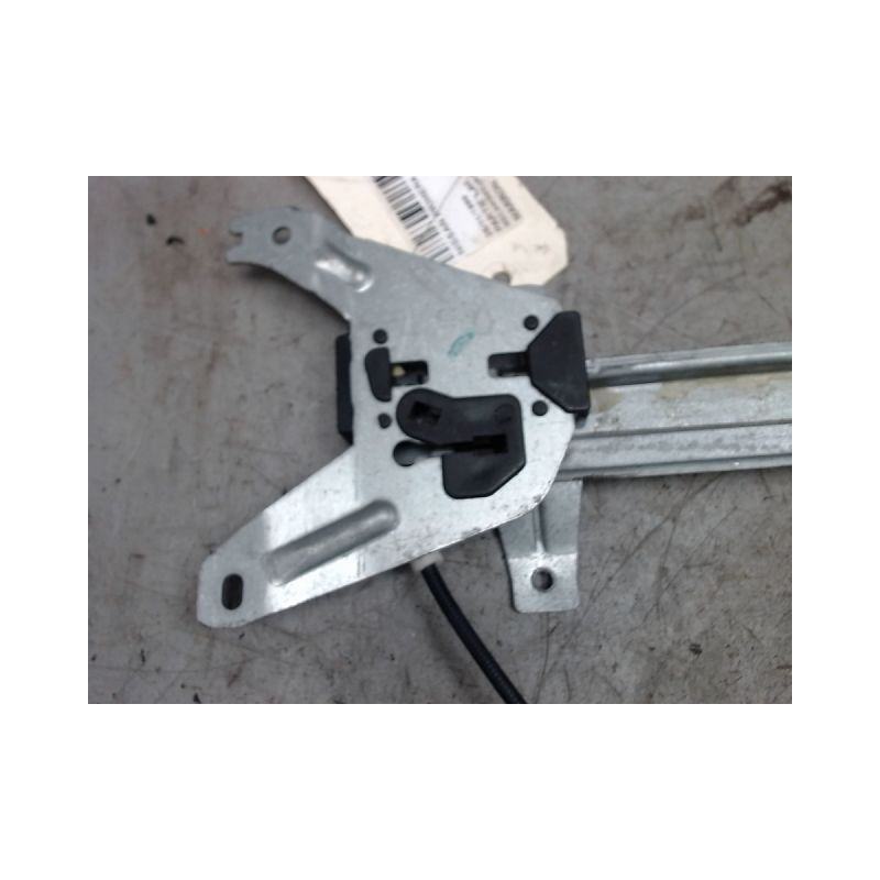 MECANISME+MOTEUR LEVE-GLACE ARRIERE GAUCHE NISSAN PRIMERA 2 PHASE 1 GASOIL