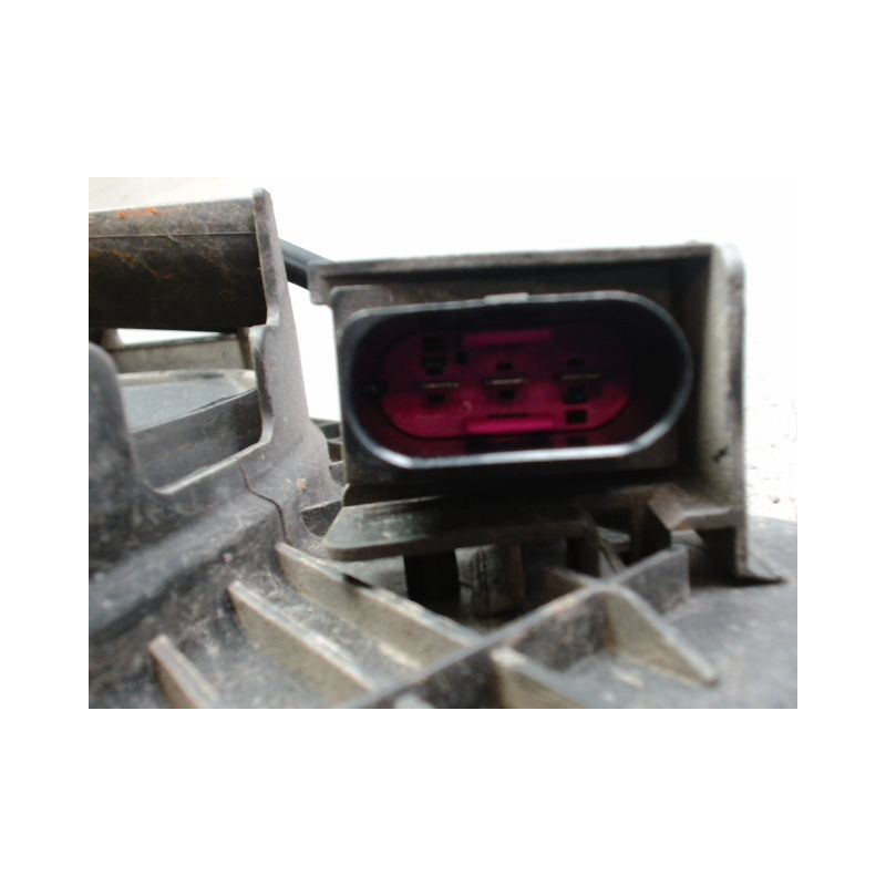 SUPPORT DE VENTILATEUR VOLKSWAGEN POLO 2009-