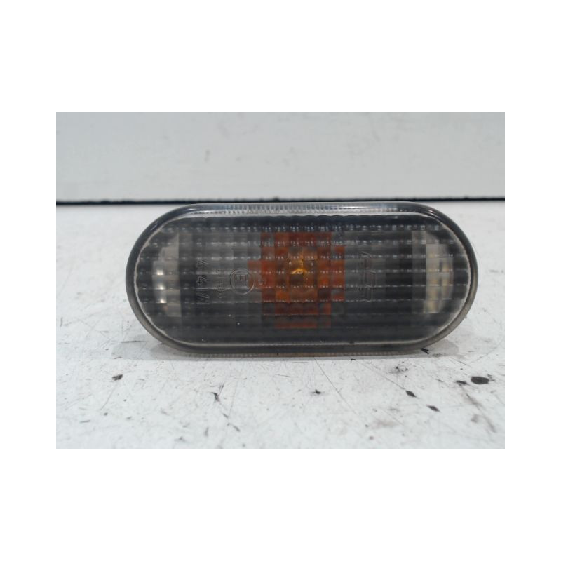 REPETITEUR AILE GAUCHE SEAT AROSA