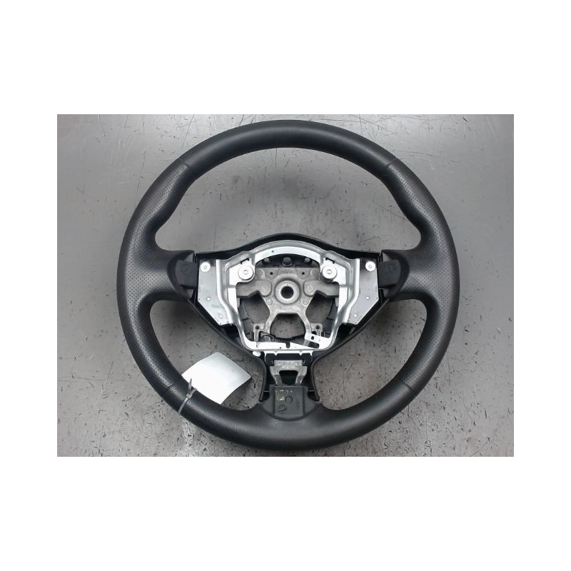 VOLANT DE DIRECTION NISSAN JUKE