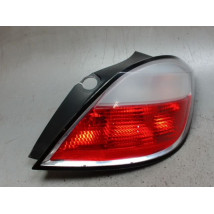 FEU ARRIERE DROIT OPEL ASTRA 2004-