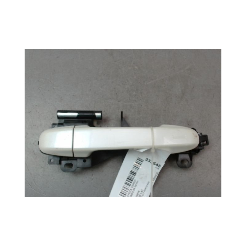 POIGNEE EXTERIEURE PORTE AVANT DROIT TOYOTA VERSO 2010-