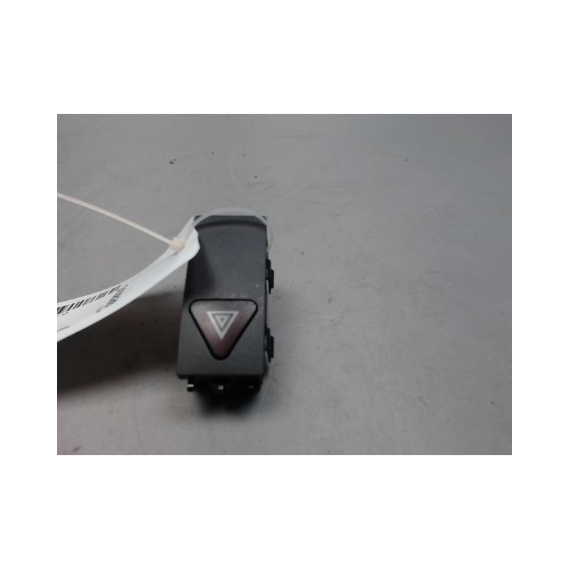 BOUTON DE WARNING MERCEDES CLASSE C 2007-