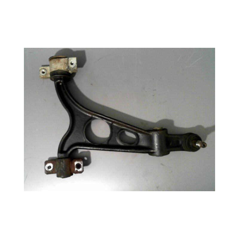 TRIANGLE INFERIEUR AVANT DROIT ALFA ROMEO 147 5P