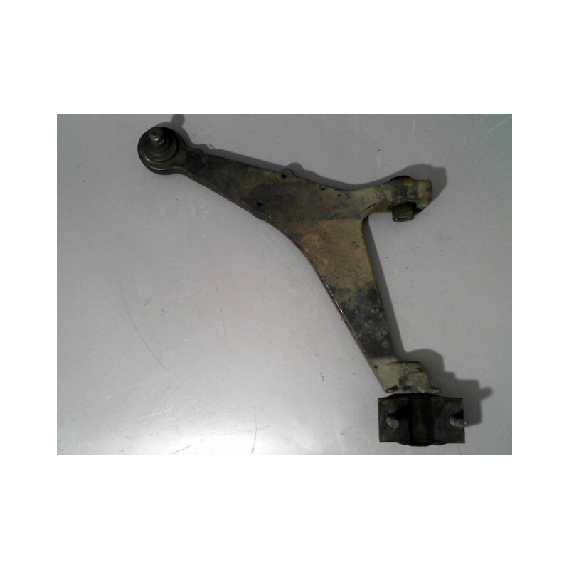 TRIANGLE INFERIEUR AVANT GAUCHE PEUGEOT 106 91-96