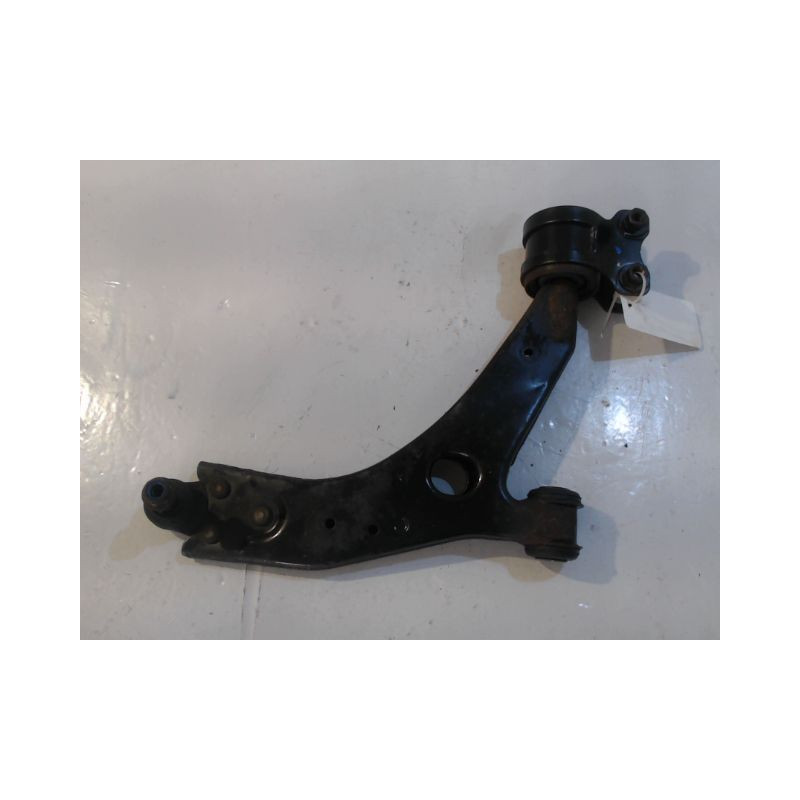 TRIANGLE INFERIEUR AVANT DROIT FORD FOCUS 04-07