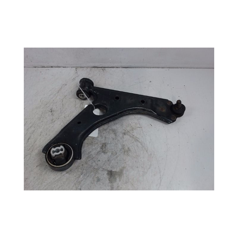 TRIANGLE INFERIEUR AVANT DROIT PEUGEOT BIPPER FOURGON 4P