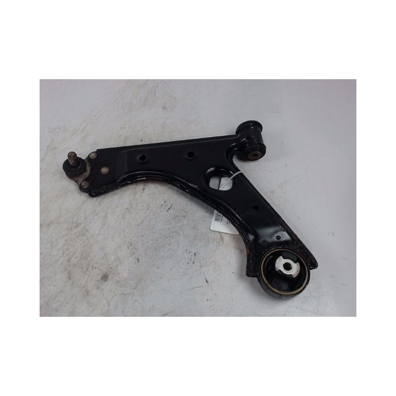 TRIANGLE INFERIEUR AVANT GAUCHE FIAT PUNTO