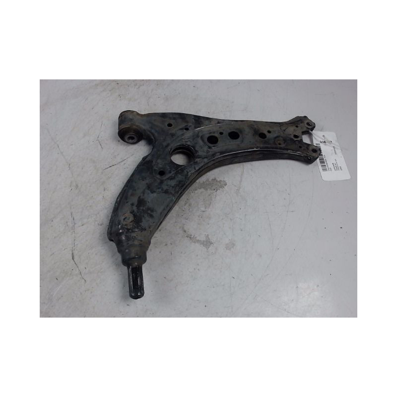 TRIANGLE INFERIEUR AVANT GAUCHE VOLKSWAGEN FOX