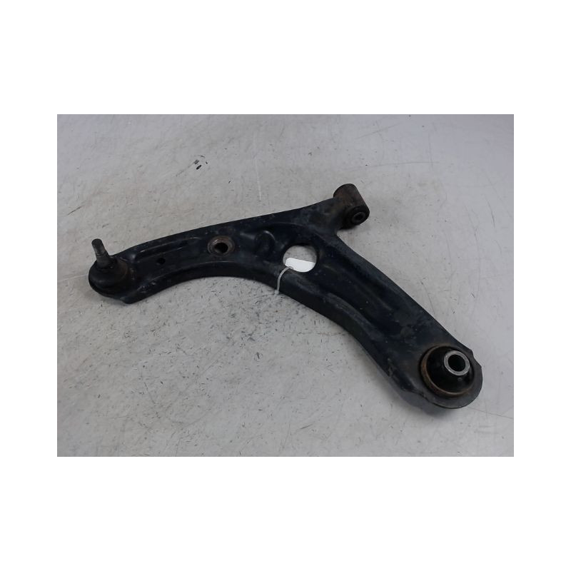 TRIANGLE INFERIEUR AVANT GAUCHE TOYOTA AYGO 3P